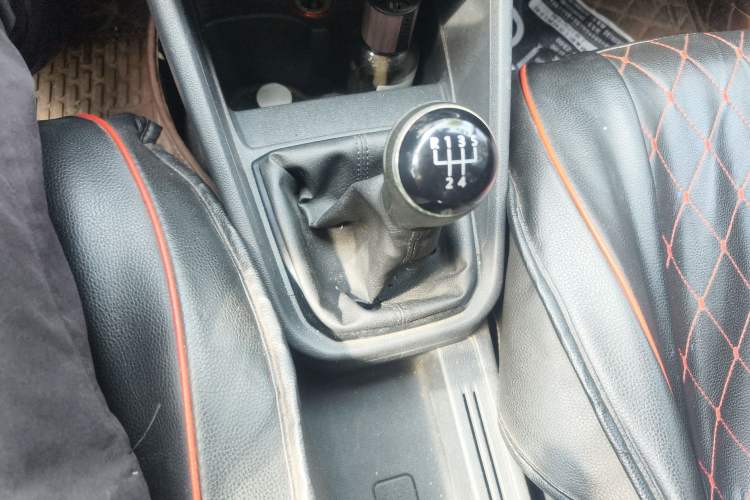 Used Volkswagen Santana 2016 1.6L Manual Comfort Edition Gear Lever