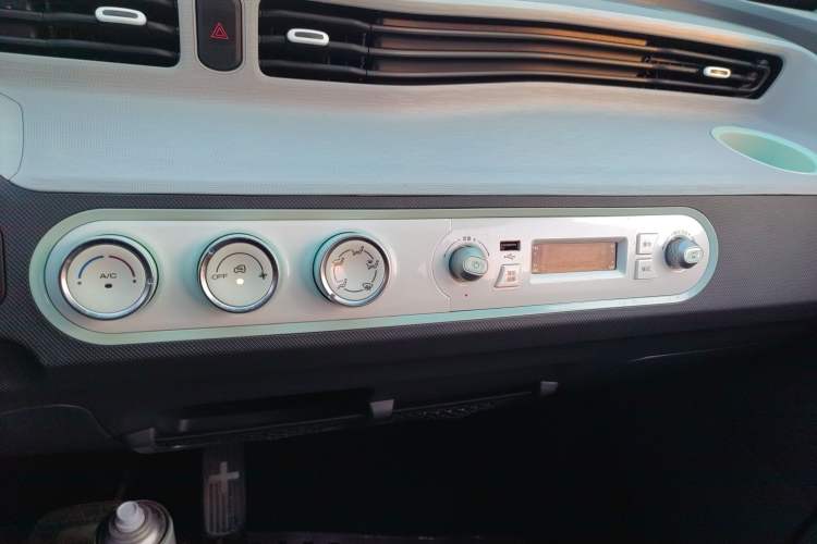 Used Wuling Hongguang MINIEV 2022 Macaron Premium Model – Lithium Iron Phosphate