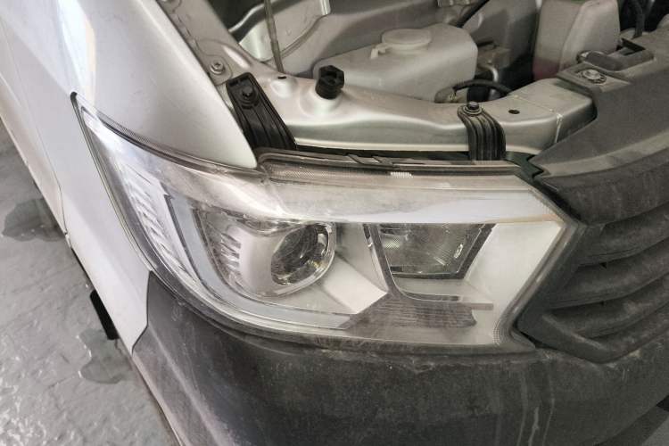 Used CHANGAN KUAYUE Xing V3 2023 1.5L Gasoline Comfort Edition 5-Seat Passenger Vehicle Right Front Headlight