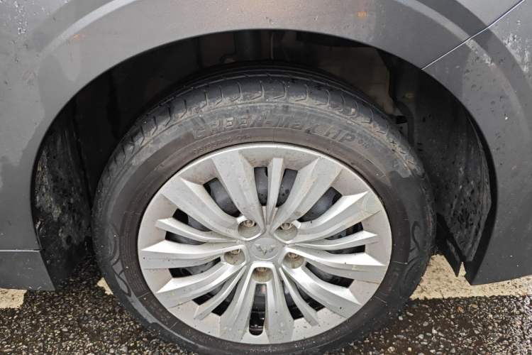 Used Wuling Jiachen 2022 1.5L Manual Enjoyment Elite Model
