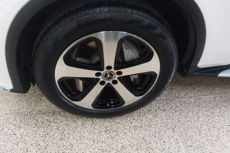 Used Mercedes-Benz GLC 2019 Facelift GLC 260 L 4MATIC Luxury Model Exterior 4