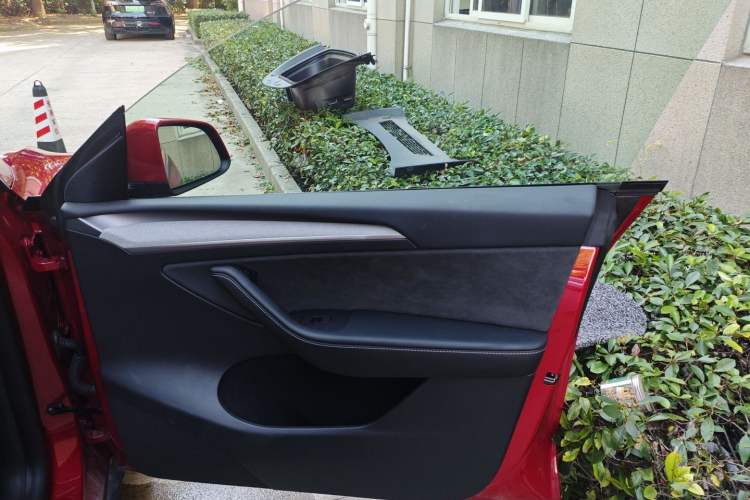 Used Tesla Model Y 2023 High-Performance All-Wheel-Drive Version