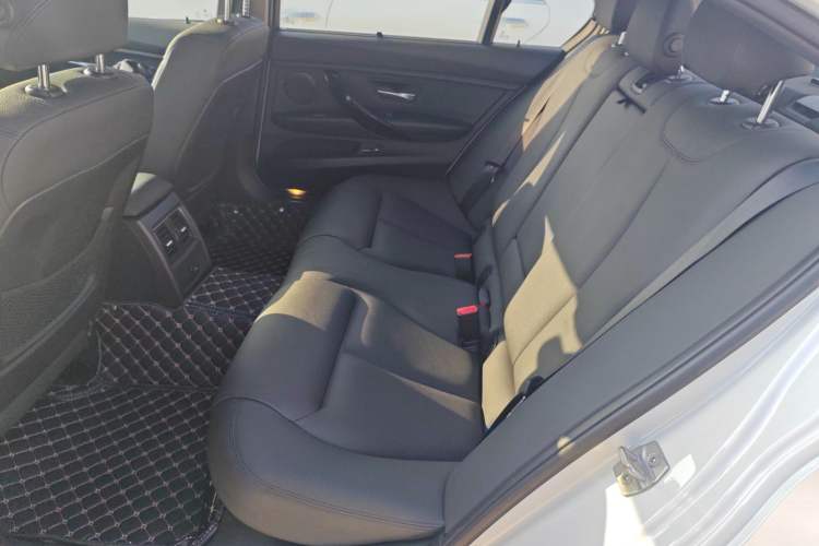 Used BMW 3 Series 2016 320Li Ambition Model
