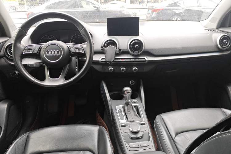 Used Audi Q2L 2022 35 TFSI Advanced Style Edition Center Console