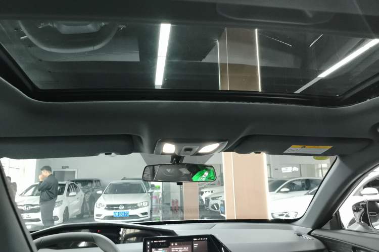 Used CHANGAN UNI-V 2023 1.5T Premium Model