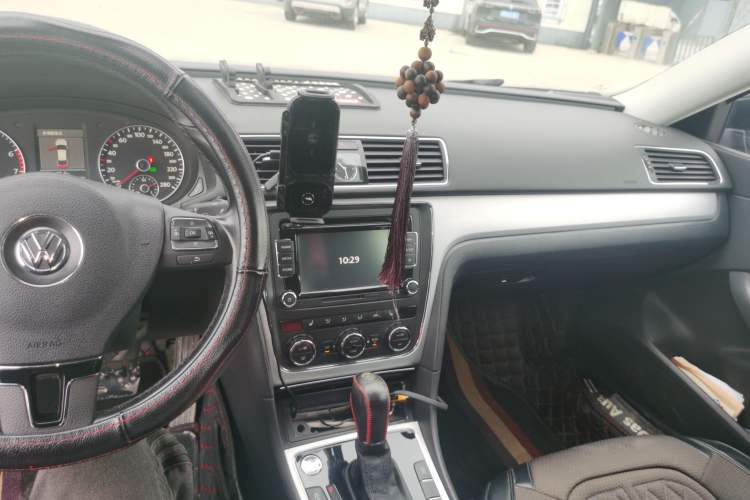 Used Volkswagen Passat 2015 1.8TSI DSG Prestige Edition Audio And AC Panel