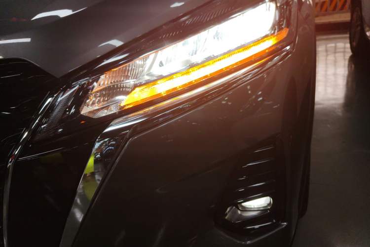 Used Nissan Kicks 2023 Jingqing Edition 1.5L Unleash Pure "Jing" – The Luxurious Version Left Front Headlight