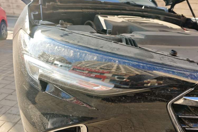 Used Buick Envision 2022 Encore S 552T Two-Wheel-Drive Luxury Model
