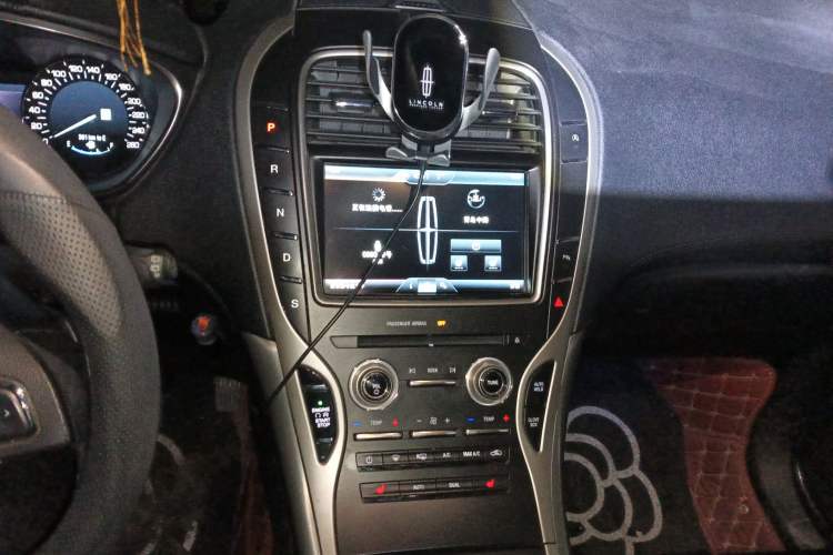 Used Lincoln MKX 2015 2.0T Two-Wheel Drive Deluxe Edition Audio And AC Panel