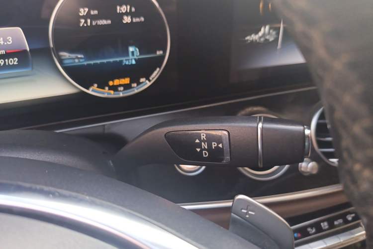 Used Mercedes-Benz E-Class 2016 E 300 L Sporty and Stylish Model
