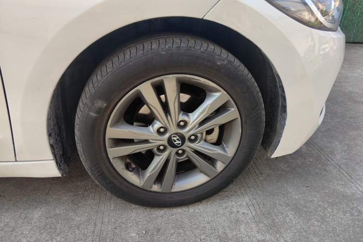 Used Hyundai Elantra (6th Generation / Lingdong) 2016 1.6L Manual ZhiXuan·Youth Edition Right Front Wheel Hub
