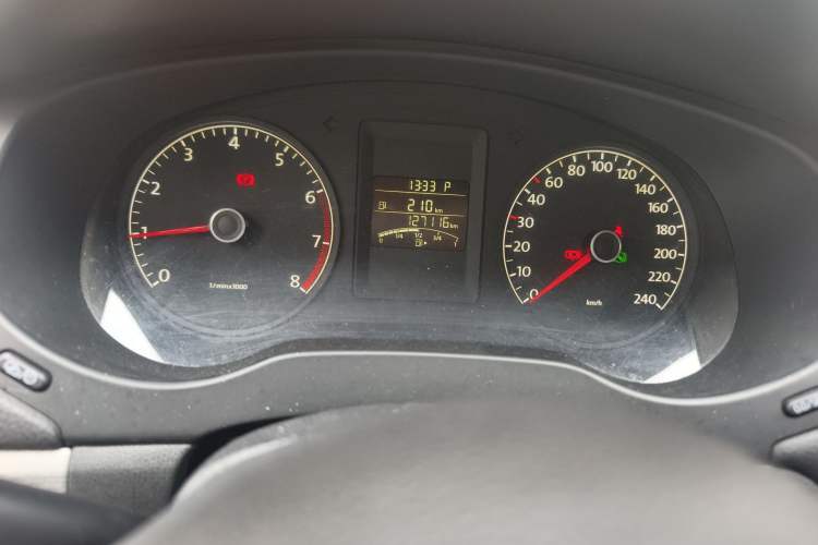 Used Volkswagen Sagitar 2014 Revised Version 1.6L Automatic Leading Edition Odometer Close Up