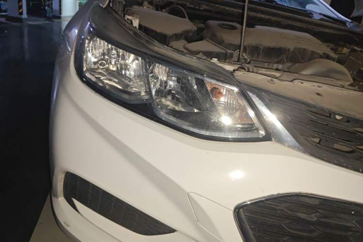 Used Chevrolet Cruze 2018 Revised Version 320 Automatic Pioneer Edition Right Front Headlight