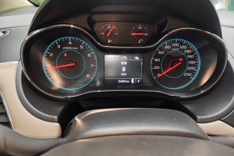 Used Chevrolet Cruze 2015 1.5L Automatic Luxury Edition Odometer Close Up