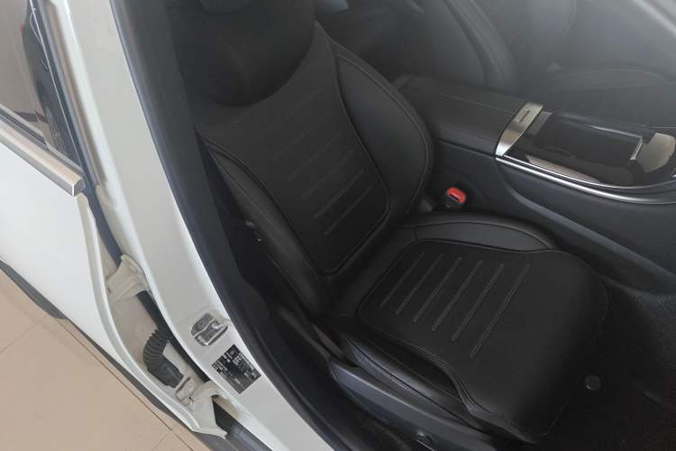 Used Mercedes-Benz GLC 2023 GLC 260 L 4MATIC Luxury Model 5 Seats