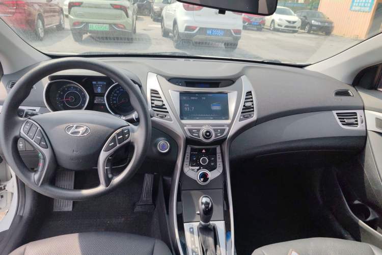 Used Hyundai Elantra (5th Generation / Langdong) 2016 1.6L Automatic Prestige Model
