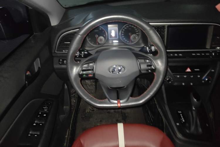 Used Hyundai Elantra (6th Generation / Lingdong) 2018 1.4T Dual-Clutch Xuan Dong · Dynamic Edition Steering Wheel