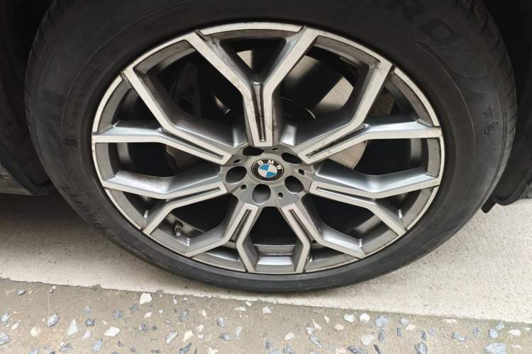 Used BMW X7 2022 xDrive40i Luxury Package with Leading Features
