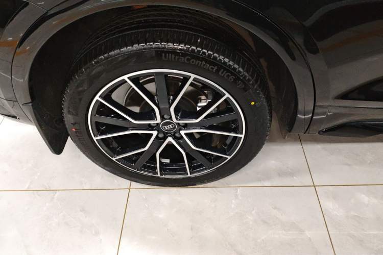 Used Audi Q5L 2025 Facelift 45th Anniversary Collector's Edition 40 TFSI Luxury Dynamic Version
