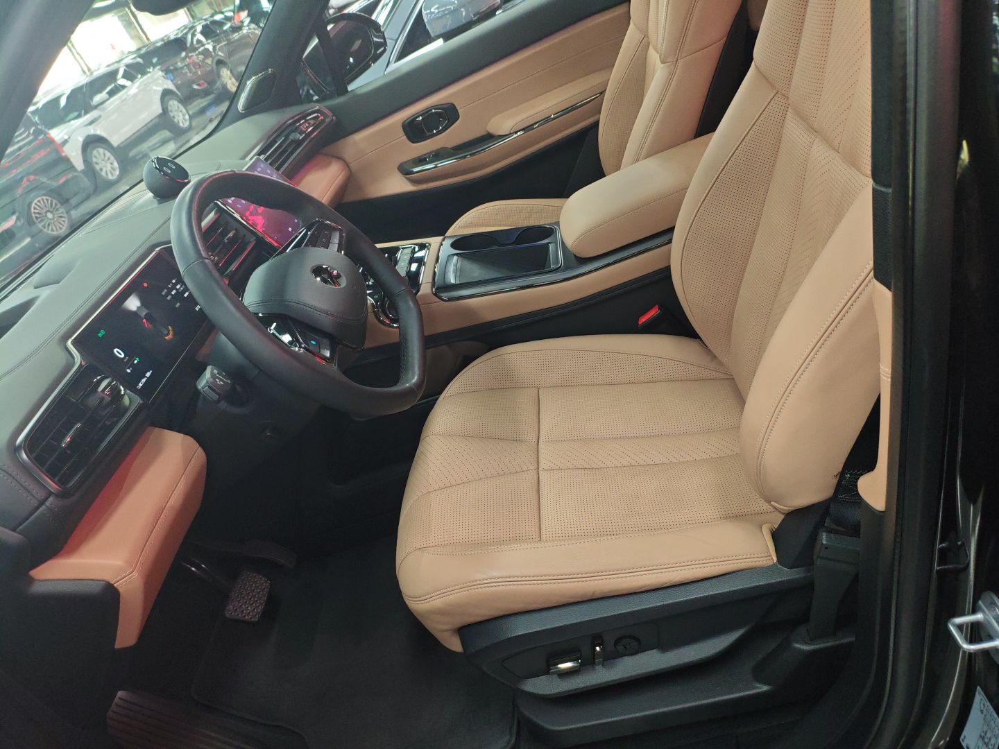 المقاعد الأمامية داخل السيارة