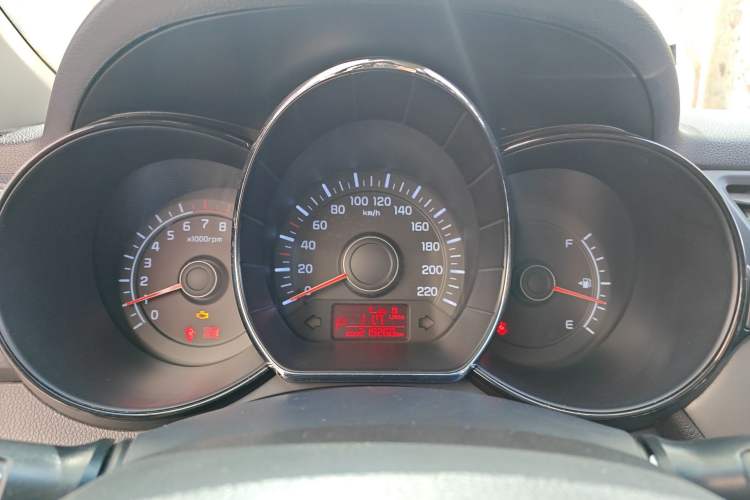 Used Kia K2 2012 Sedan 1.4L Automatic GLS Commemorative Edition
