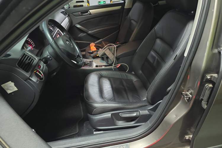 Used Volkswagen Passat 2014 1.8TSI DSG Prestige Edition Left Front Seat