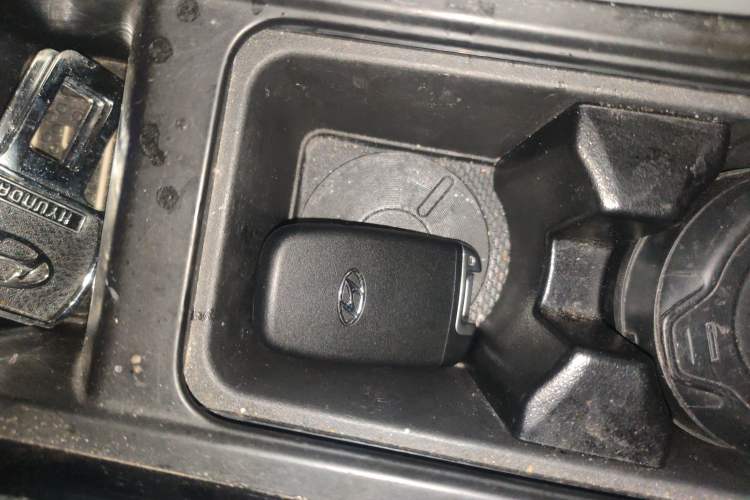 Used Hyundai Sonata 2013 2.4L Automatic Luxury Version China IV Standard