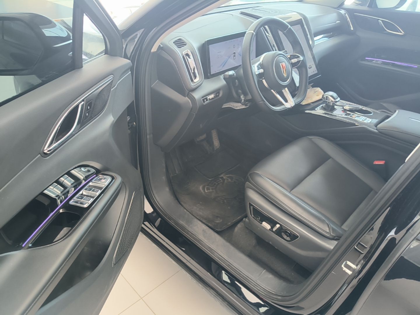Hongqi HS3 PHEV 2025 Model 117km Jingwei Edition — снимка 18