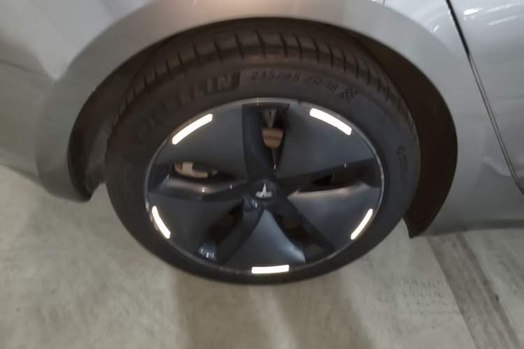 Used Tesla Model 3 2019 Long-Range All-Wheel-Drive Version
