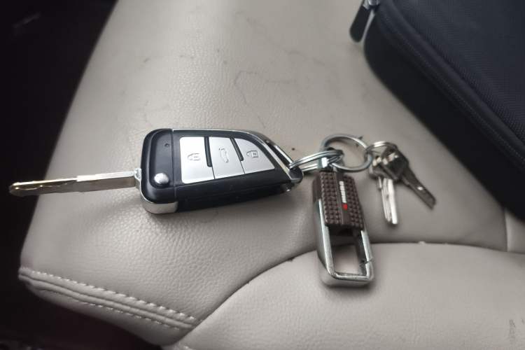 Used Honda CR-V 2012 2.0L two-wheel drive urban version