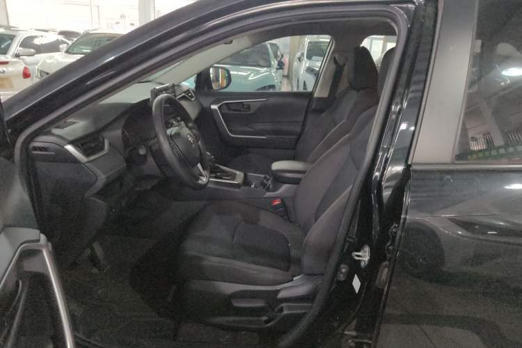 Used Toyota RAV4 2022 2.0L CVT Two-Wheel Drive Urban Edition
