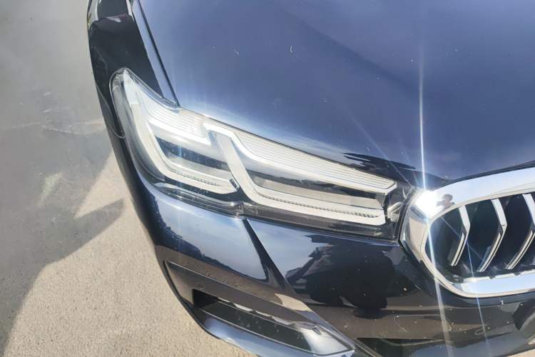 Used BMW 5 Series 2022 Revised Version 3 530Li Luxury Edition M Sport Package Right Front Headlight