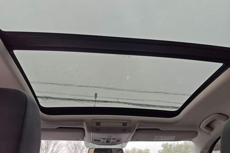 Used Volkswagen T-ROC 2021 280TSI DSG Two-Wheel Drive Comfort Connect Edition Headliner