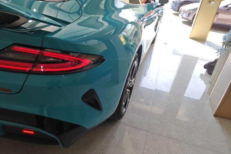 Used Xiaomi Auto SU7 2024 Four-Wheel-Drive Max Founder's Edition Exterior 3