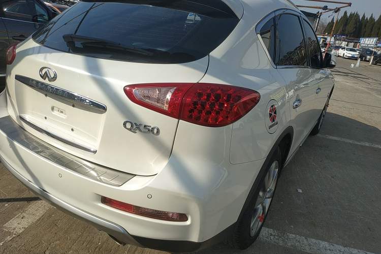 Used Infiniti QX50 2015 2.5L Enjoyment Edition