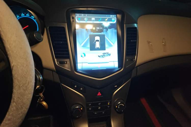 Used Chevrolet Cruze 2015 1.5L Classic SL MT Audio And AC Panel