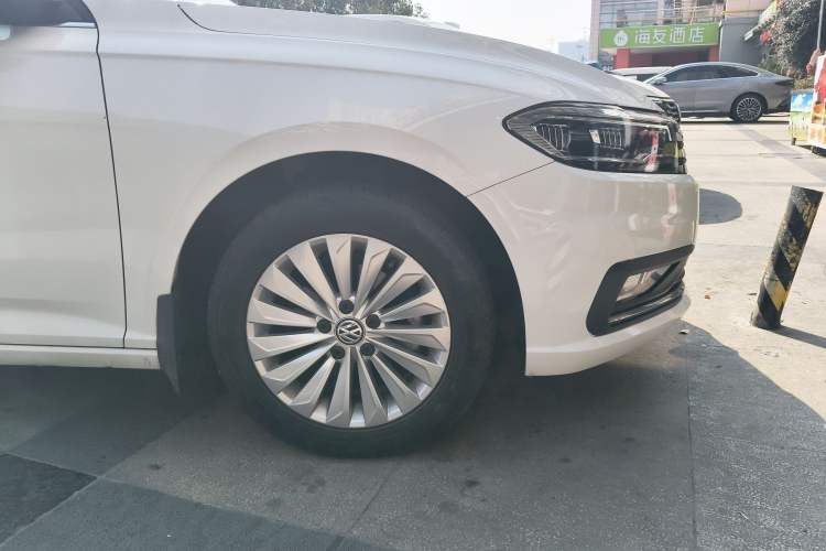 Used Volkswagen Lavida 2018 1.5L Automatic Comfort Edition China V Standard Right Front Wheel Hub