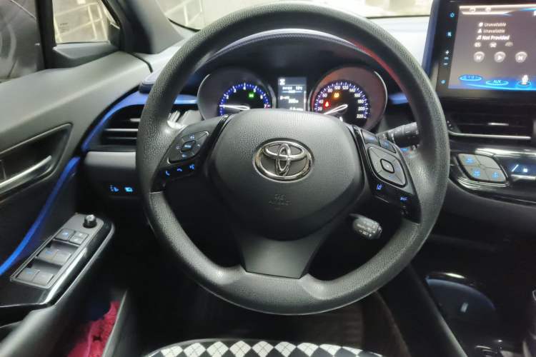 Used Toyota C-HR 2018 2.0L Leading with Sunroof China VI Standard
