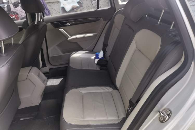 Used Volkswagen Gran Lavida 2013 1.6L Automatic Comfort Model
