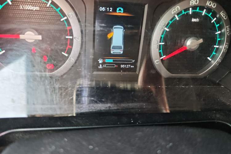 Used FORTHING Lingzhi 2019 M5L 1.6L 7-Seater Luxury Model China VI Standard
