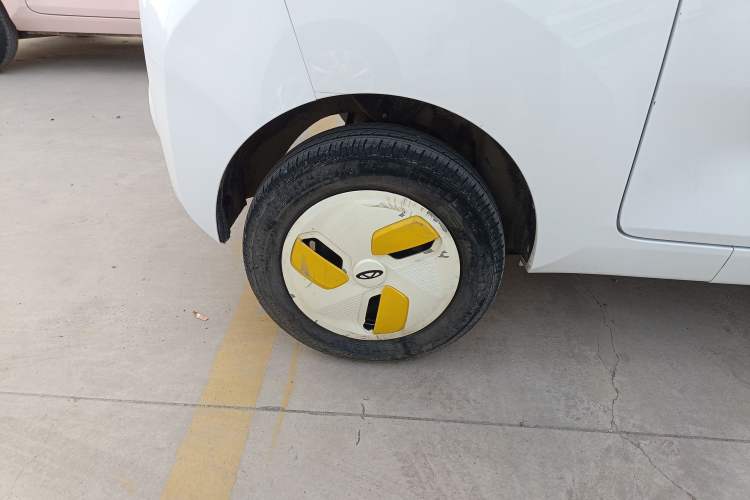 Used Chery QQ Ice Cream 2022 120km Conical Shape Lithium Iron Phosphate Right Rear Wheel Hub