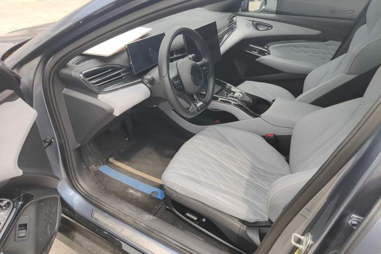 Used BYD Seal 2022 550 km Standard Range Rear-Wheel Drive Elite Version Driver Seat