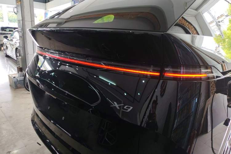 Used XPeng X9 2025 650 Long-Range Max
