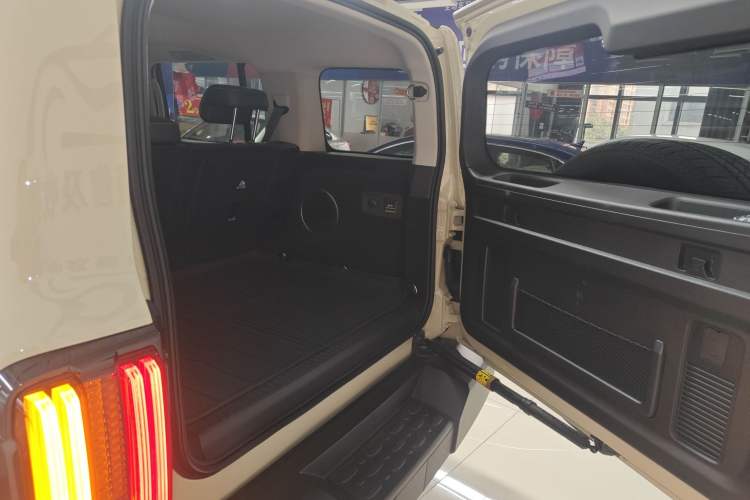 Used Tank 300 New Energy 2025 Hi4-T Trunk