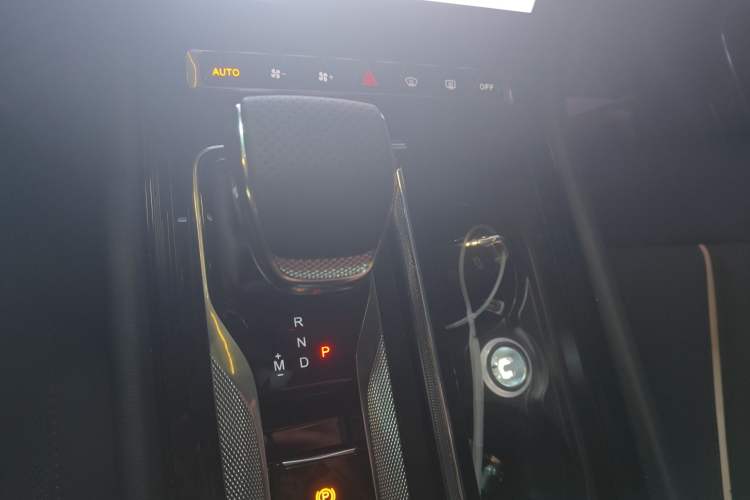 Used Hongqi H6 2023 2.0T ZhiShang Version