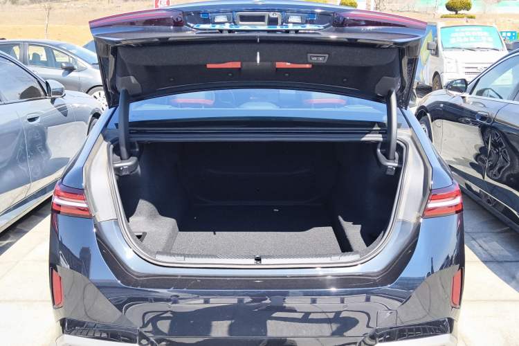 Used BMW 5 Series 2025 530Li Luxury Edition M Sport Package
