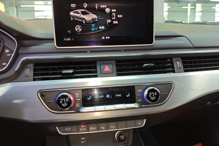 Used Audi A4L 2019 40 TFSI Fashion Edition China VI Emission Standard Audio And AC Panel