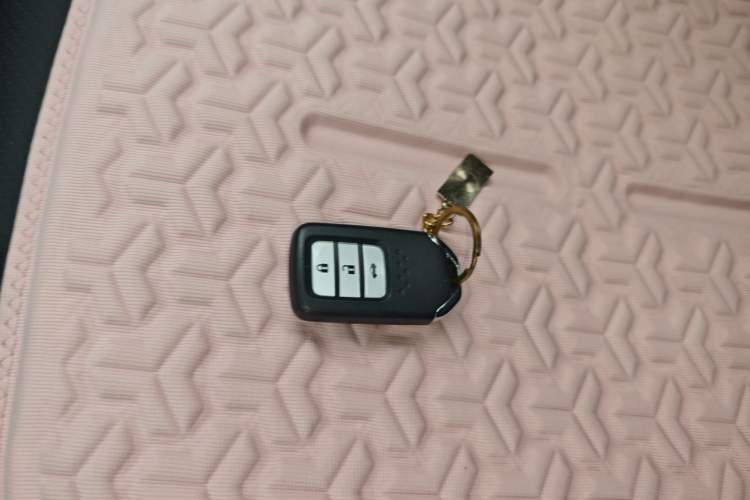 Used Honda Crider 2013 1.8L automatic luxury edition