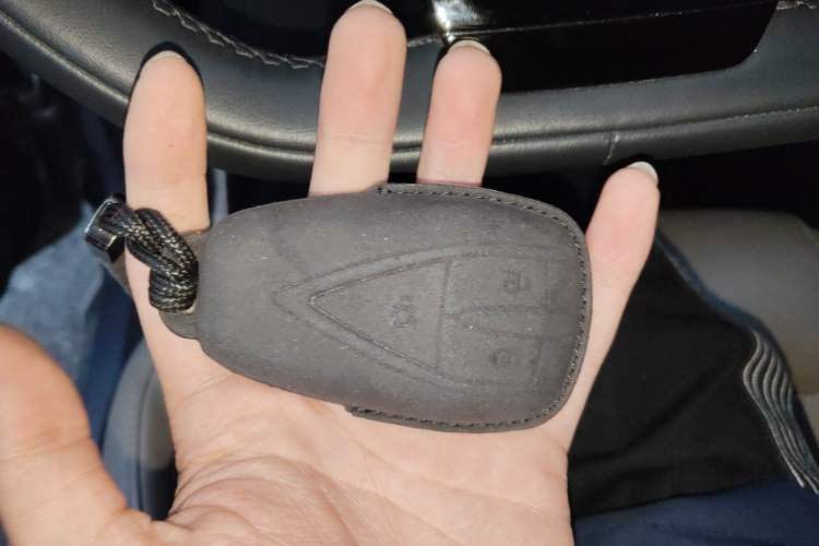 Used CHANGAN Hunter 2025 Model, Knight Edition, Lingshang Type, Dual-Motor Four-Wheel Drive Standard Box Vehicle Key