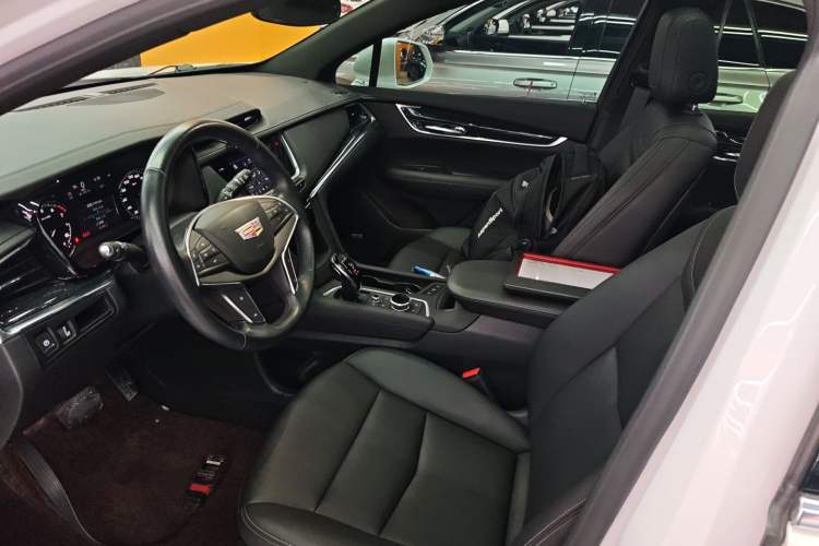 Used Cadillac XT5 2022 2.0T Two-Wheel Drive Luxury Version